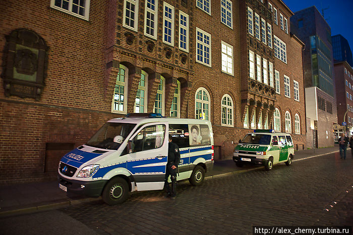 Полиция присутствует... Гамбург, Германия