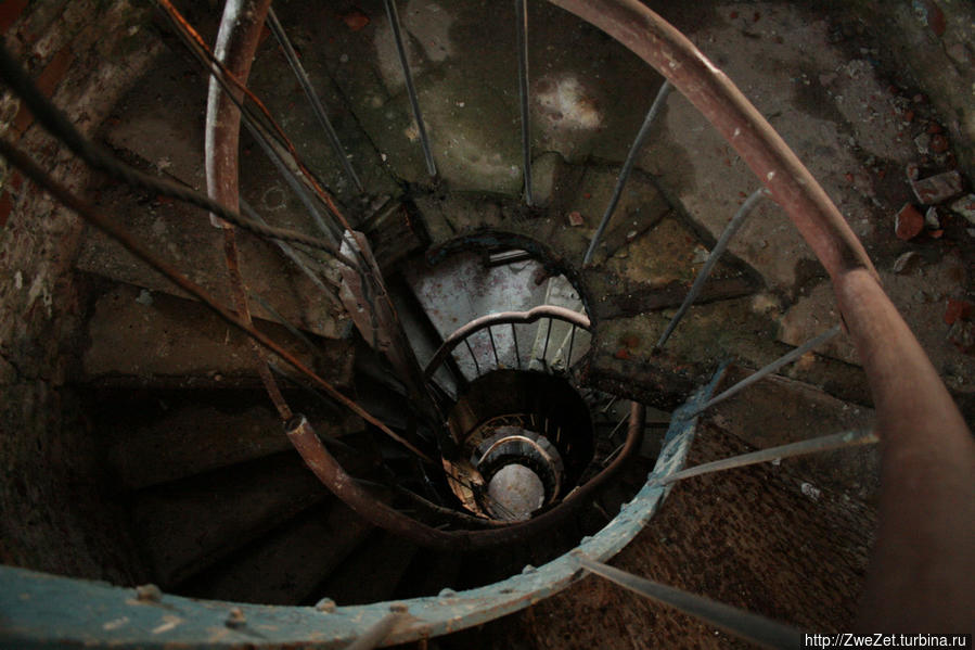 Лестница на Южный маяк Остров Гогланд, Россия