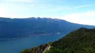 А это вид на озеро Гарда с высоты около 1000 метров.