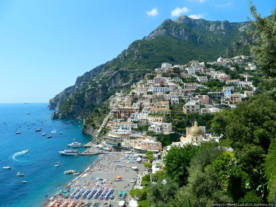 Positano:маршрут сверху вниз до набережной Marina Grande Позитано, Италия