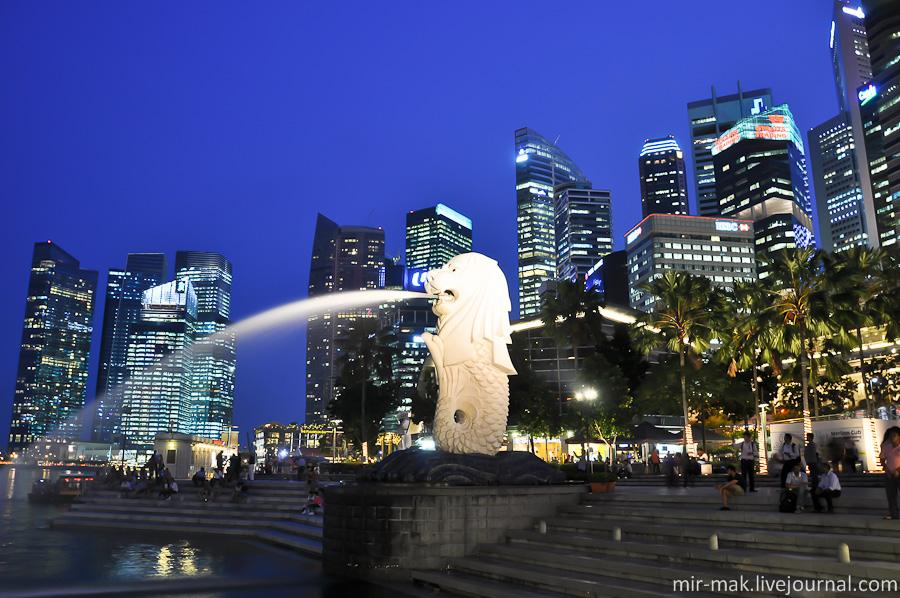 А вот и главный символ Сингапура – Мерлион, мифическое существо с головой льва и туловищем рыбы. Сингапур (город-государство)