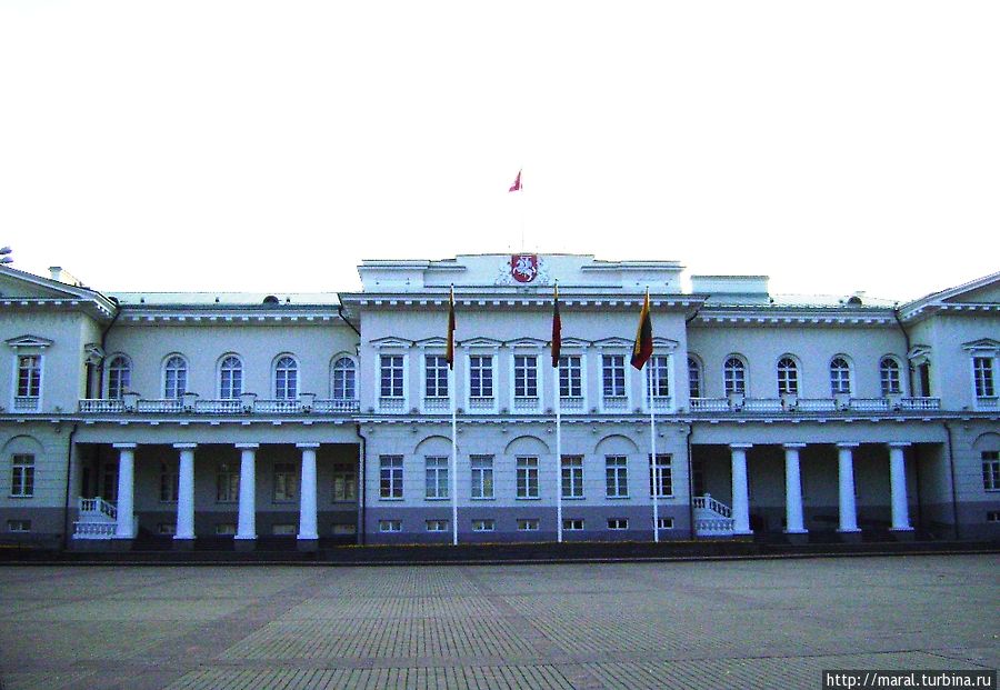 Президе́нтский дворе́ц ( Prezidento rūmai) — официальная резиденция Президента Литовской Республики с 1997 года Вильнюс, Литва