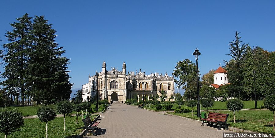Дворец Дадиани — резиденция мегрельских правителей Зугдиди, Грузия