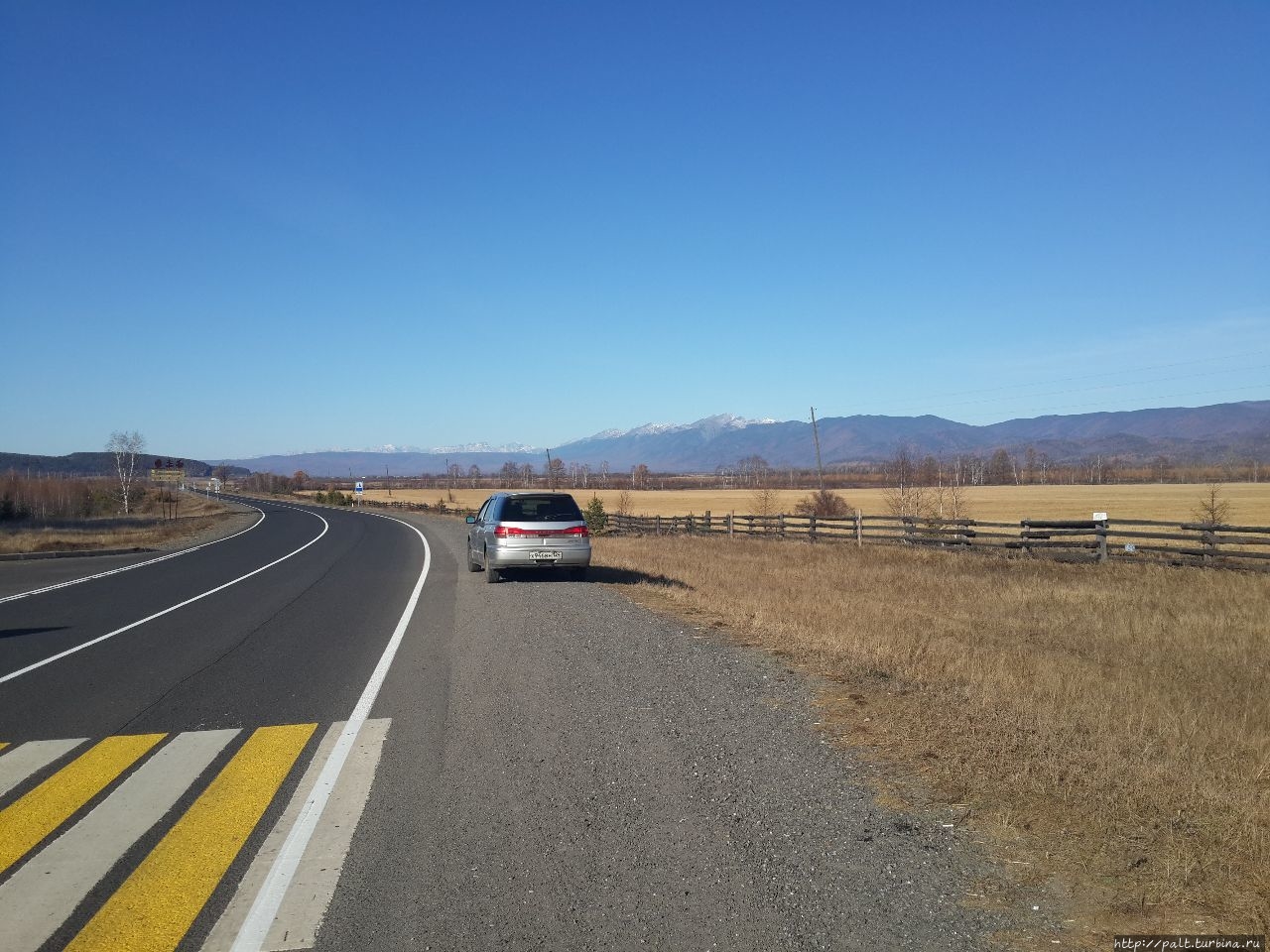 Дорога по Тункинской долине Слюдянка, Россия Дорога по Тункинской долине Слюдянка, Россия