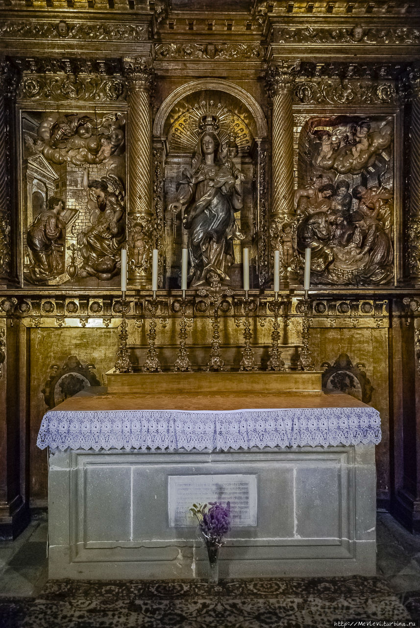 Кафедральный собор изнутри Барселона, Испания