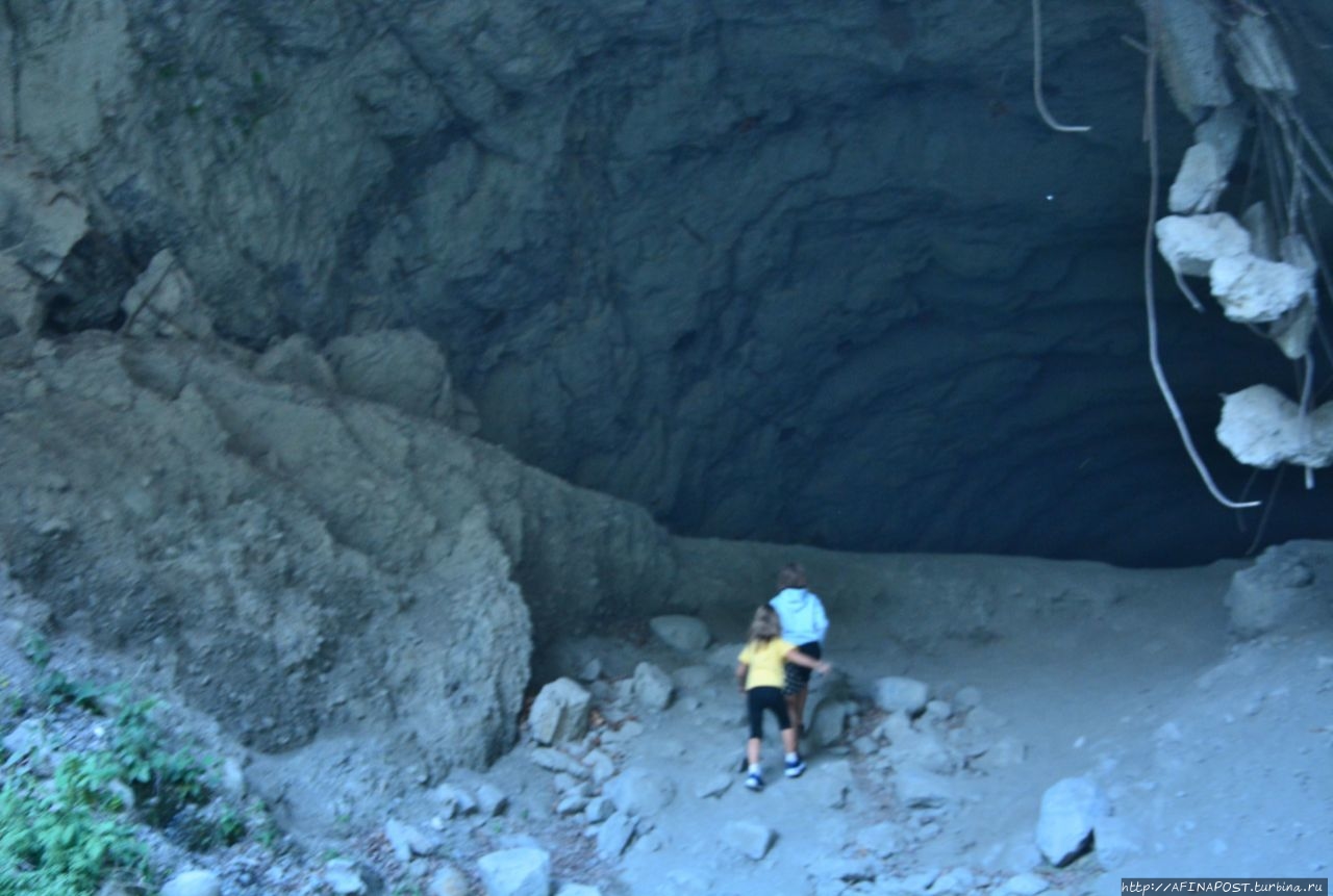 Кармадонское ущелье Кармадон, Россия Кармадонское ущелье Кармадон, Россия