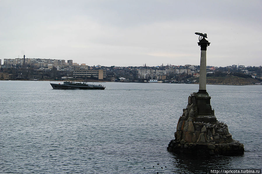 Севастополь область край. Памятник затопленным кораблям без колоны строительстве фото.