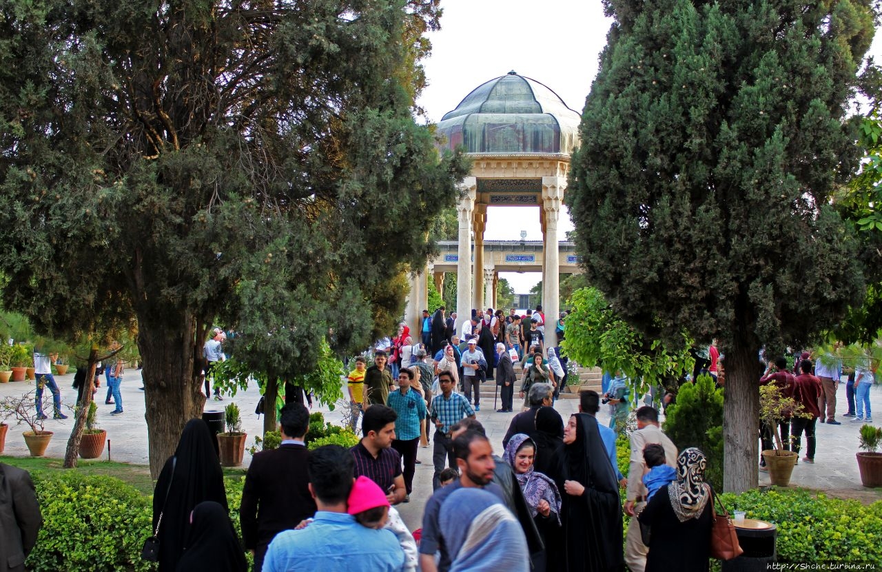 Мавзолей Хафиза Шираз, Иран