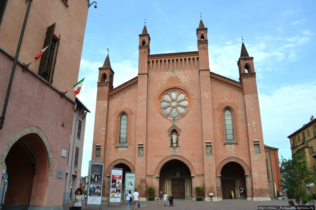 Кафедральный собор Сан Лоренцо Альба, Италия