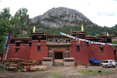Монастырь первого Гьялва Кармапы Карма Гён