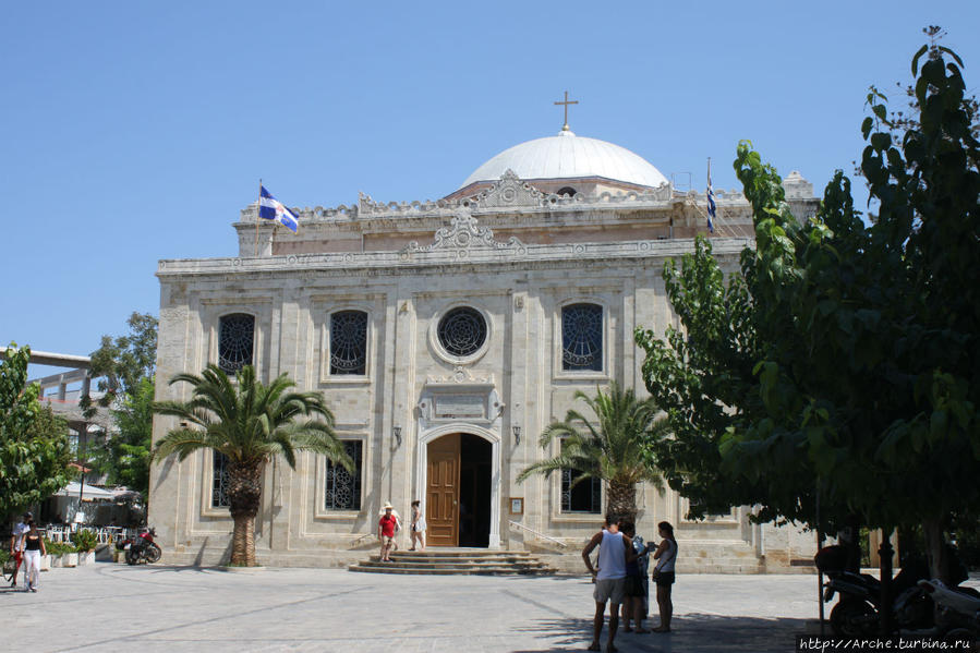 Собор Святого Тита на улице 25 августа Остров Крит, Греция