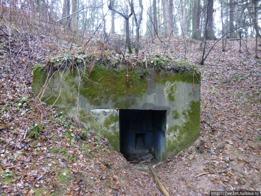 вход в подземной бункер Командного пункта связи