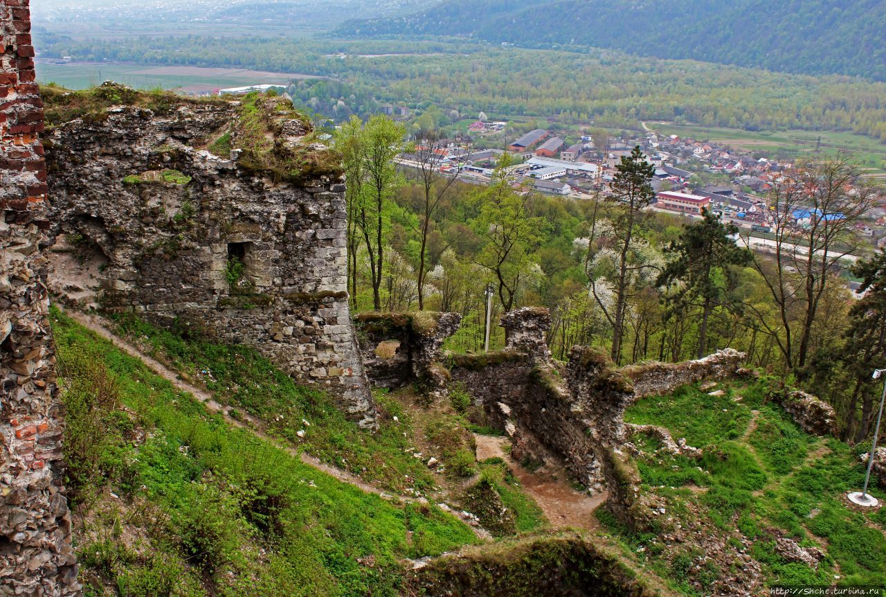 Закарпатский Хуст со 140-метровой высоты руин замка