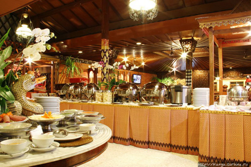 Отель Puri Artha Hotel  в Джокьякарте Джокьякарта, Индонезия