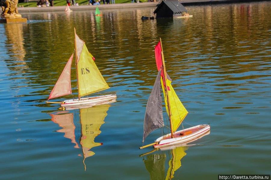 Есть у Люксембургского сада свой осенний шарм...