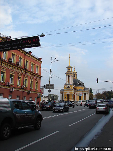 Церковь Рождества Христова. Вид на западный фасад с улицы Петра Сагайдачного Киев, Украина