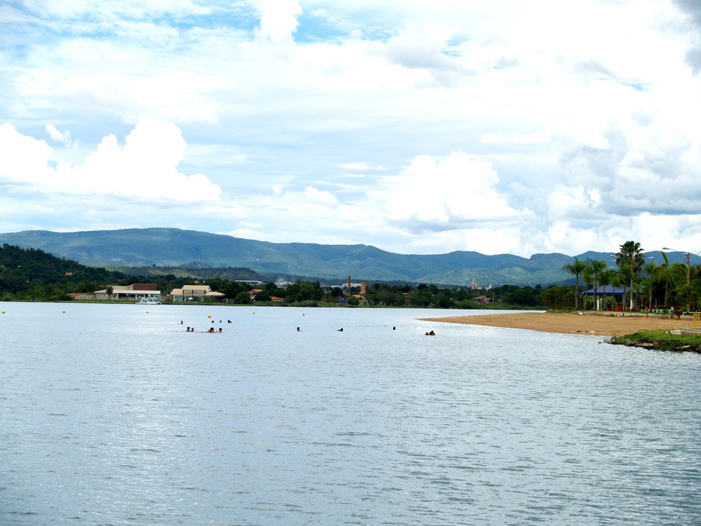 Пляж-остров Солнца Минасу, Бразилия
