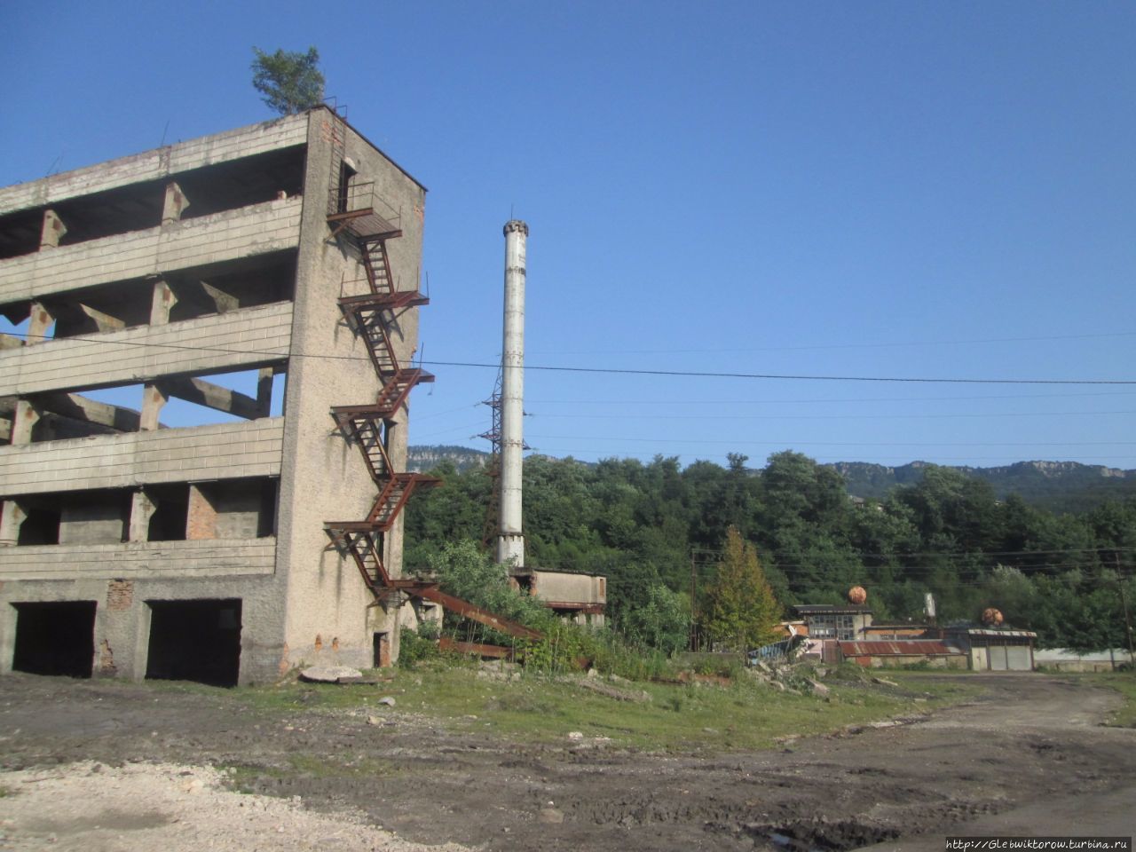 Прогулка от улицы Гамсахурдия до южного вокзала Ткибули, Грузия