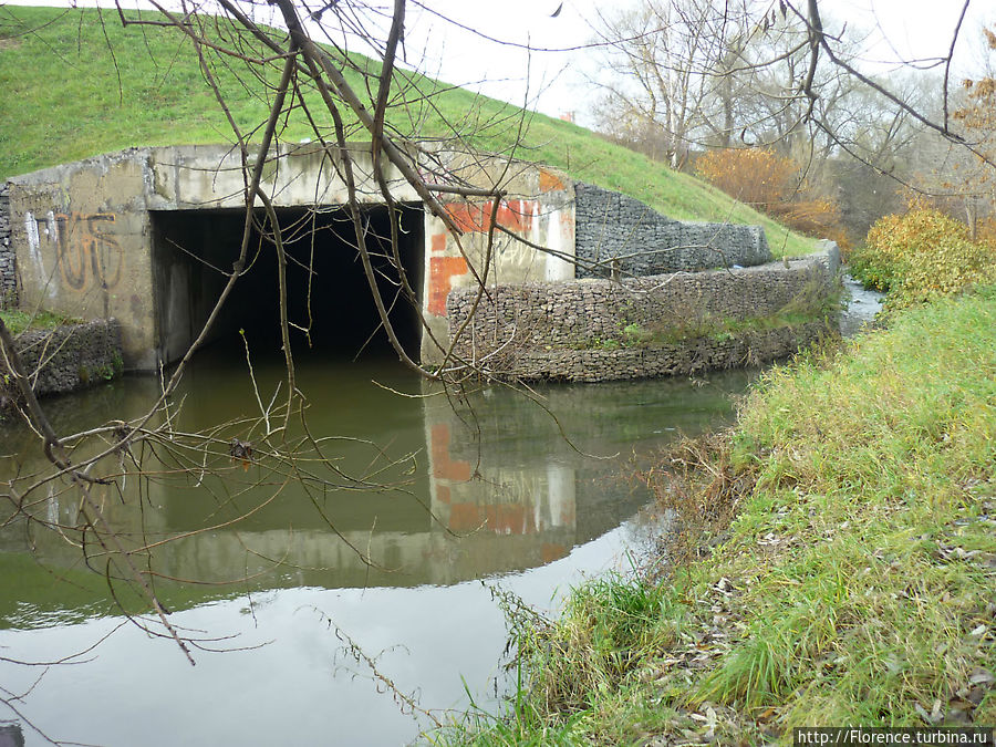 Здесь Чура выходит из коллектора
