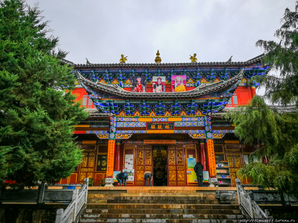 монастырь Огмин Миндролинг (Фугоусы) Байша, Китай