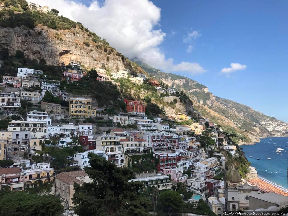 Positano:маршрут сверху вниз до набережной Marina Grande Позитано, Италия