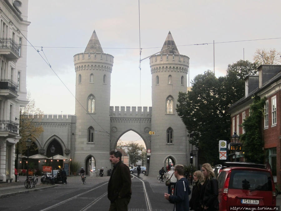 Науэнские ворота Потсдам, Германия