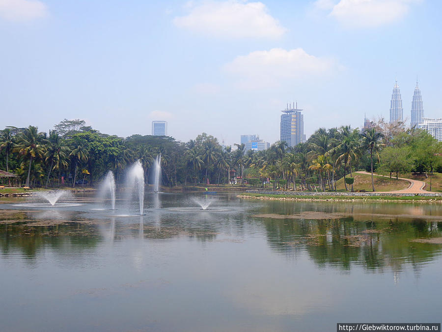 Куала-Лумпур. Озеро Tasik Titiwangsa Куала-Лумпур, Малайзия