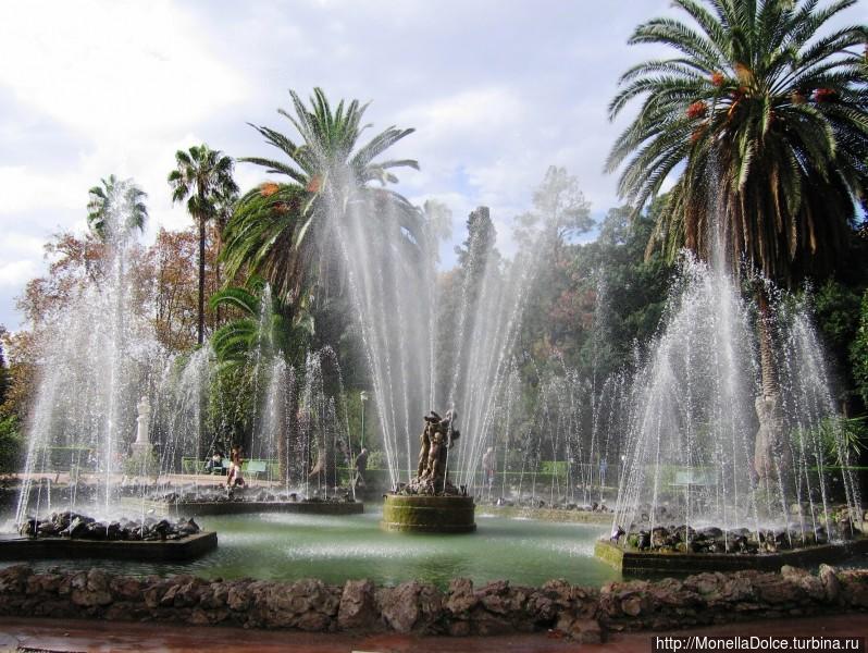 Фонтаны в Английском саду Палермо, Италия