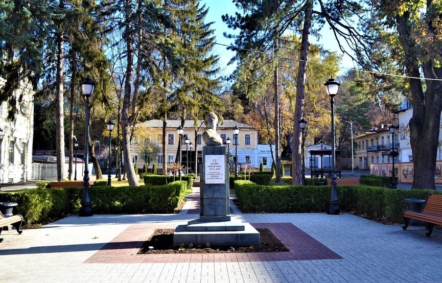 Памятник Ксении Ге / Monument to Xenia Ge