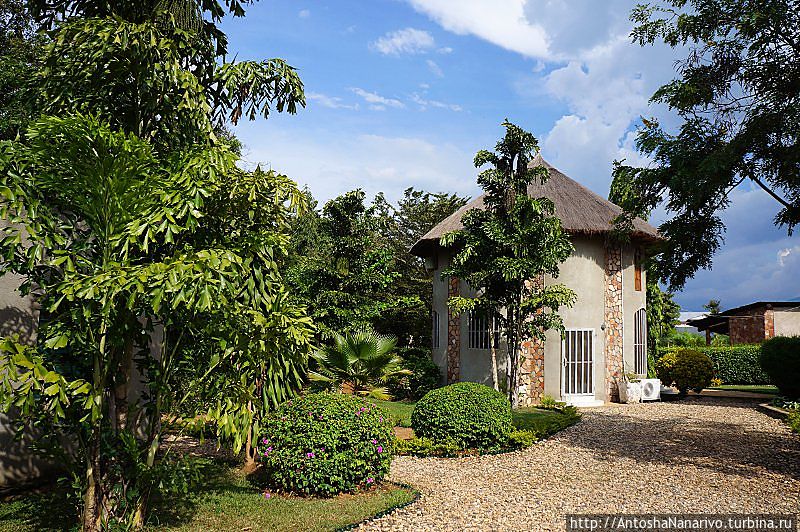 Такой домик со всеми удобствами стоит 100 долларов в сутки