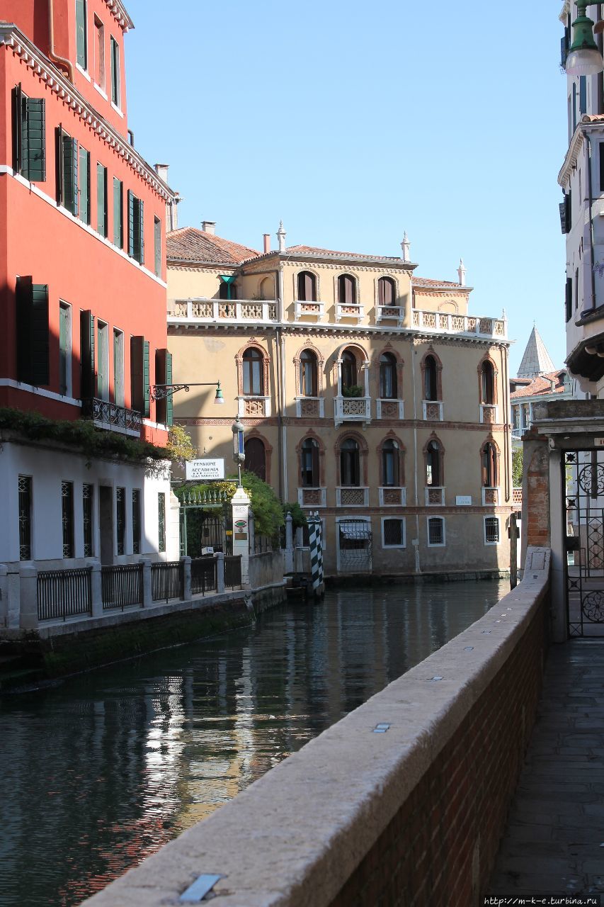 Пешая прогулка от моста Академии с посещением церквей Венеция, Италия