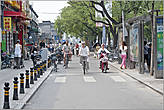 Велодорожки в городе — практически везде. И асфальт очень хорошего качества. Это порадовало...
*