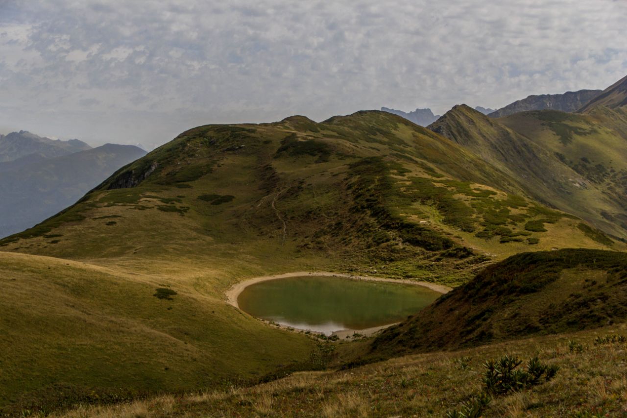Озеро в горах Сасаши, Грузия