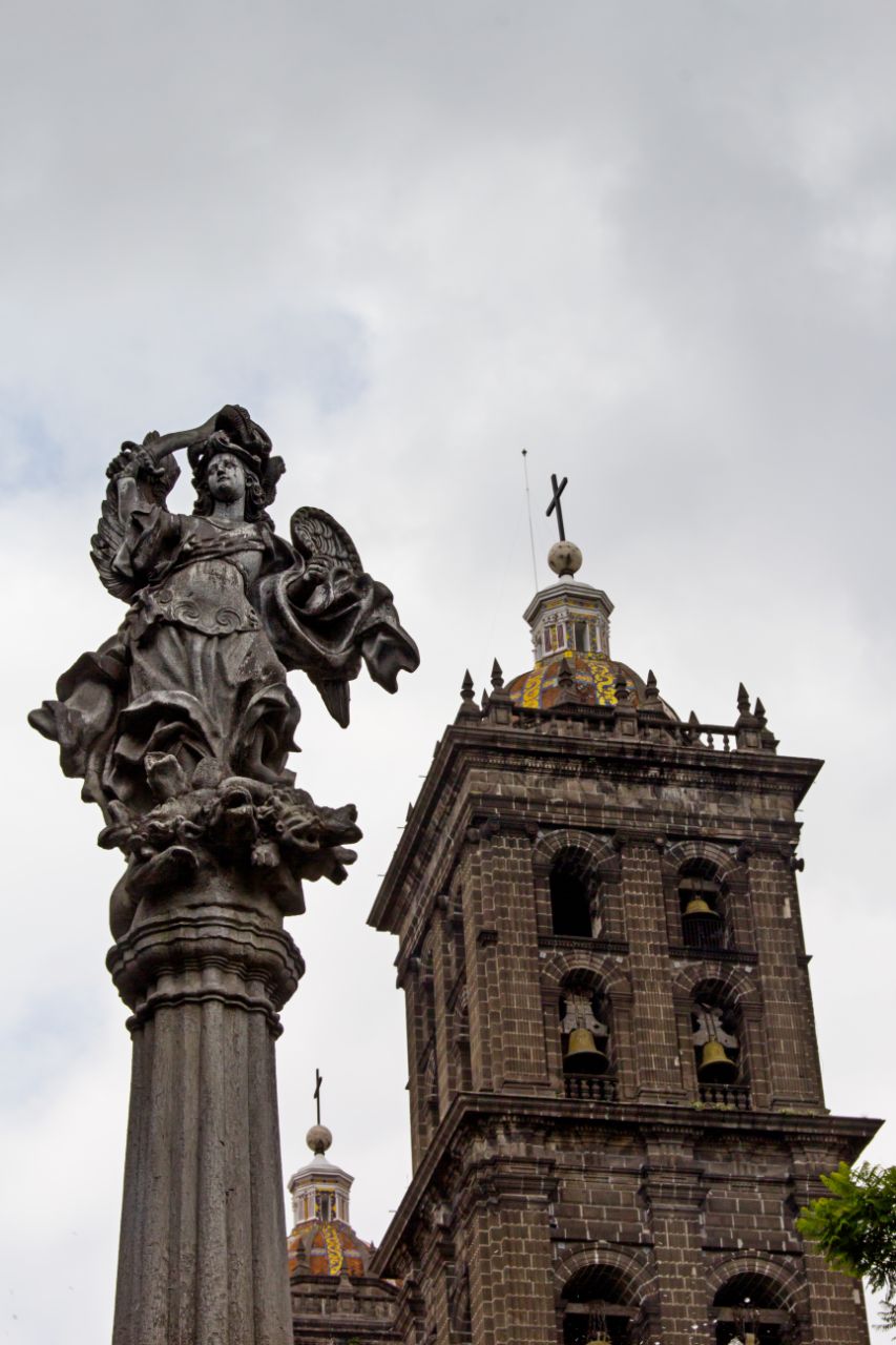 Кафедральный собор и площадь Сокало Пуэбла, Мексика Кафедральный собор и площадь Сокало Пуэбла, Мексика