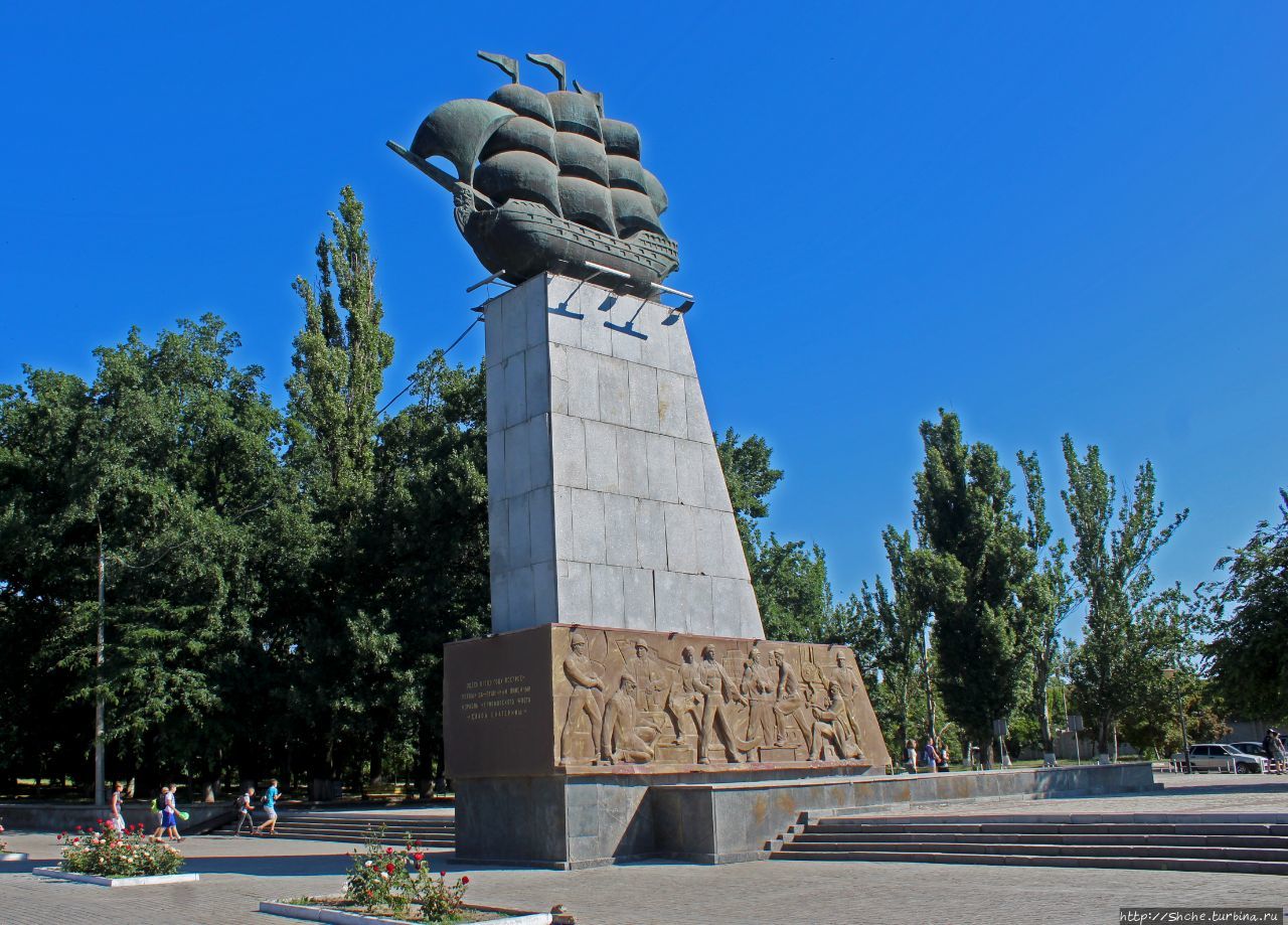 Памятник первым корабелам Херсон, Украина