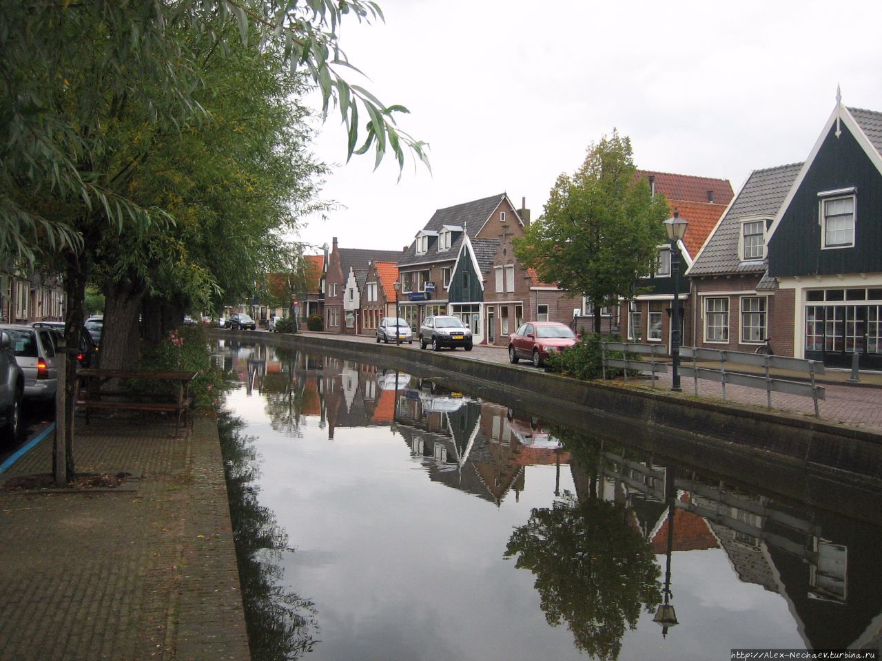 Идиллический канал Волендама Волендам, Нидерланды