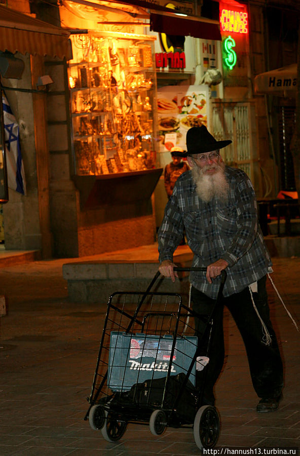 Прогулка по улицам — люди Иерусалима Иерусалим, Израиль