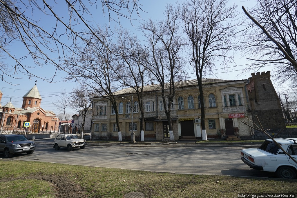 Пол часа на Армянской улице Владикавказа. Владикавказ, Россия