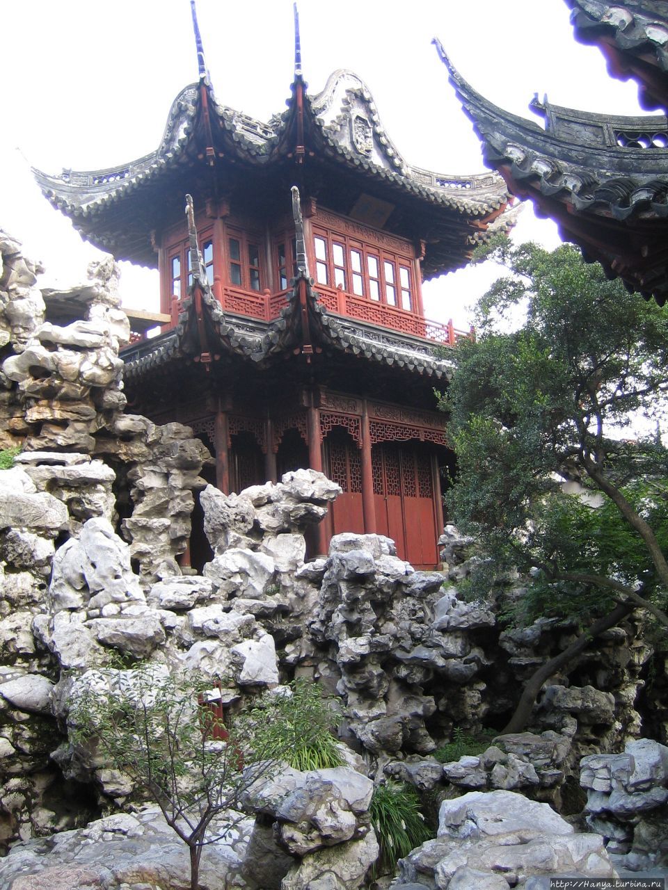 Шанхай. Парк Юй Юань – сад Мандарина – 16 в. для семьи богатого чиновника эпохи Мин Шанхай, Китай
