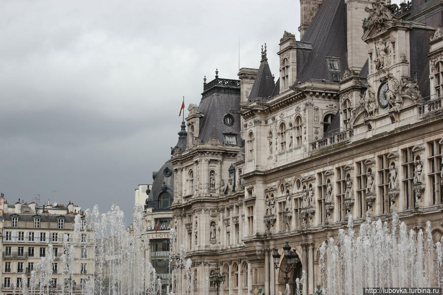 Парижская мэрия — это городской дворец Отель-де-Виль (Hôtel de Ville), где с 1357 г. размещаются парижские органы власти. Париж, Франция