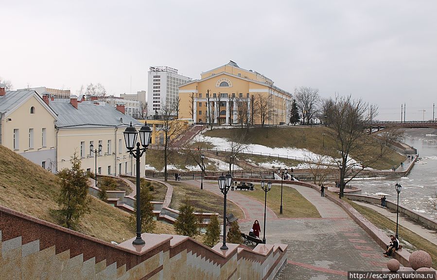 ...а также на монастырь и театр  Якуба Коласа... Витебск, Беларусь