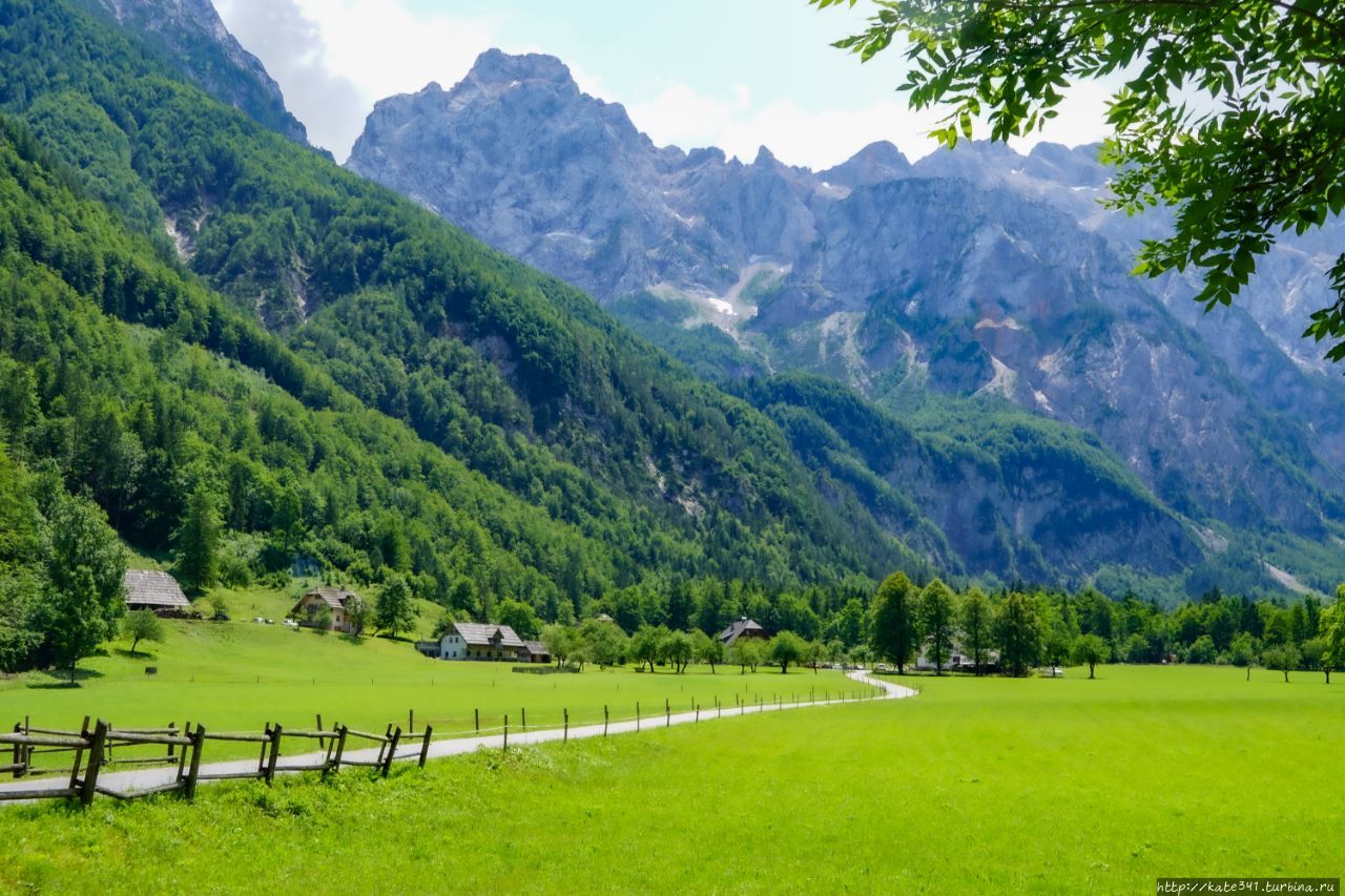 Логарская долина и автофейл в Любляне Юлийские Альпы, Словения