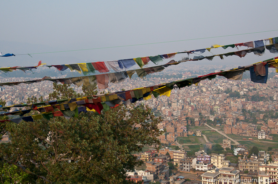Со Сваямбунатха долина Катманду открывается как на ладони. Катманду, Непал
