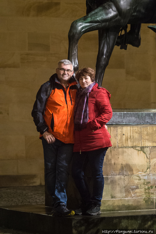 На рождественском рынке с друзьями Штутгарт, Германия