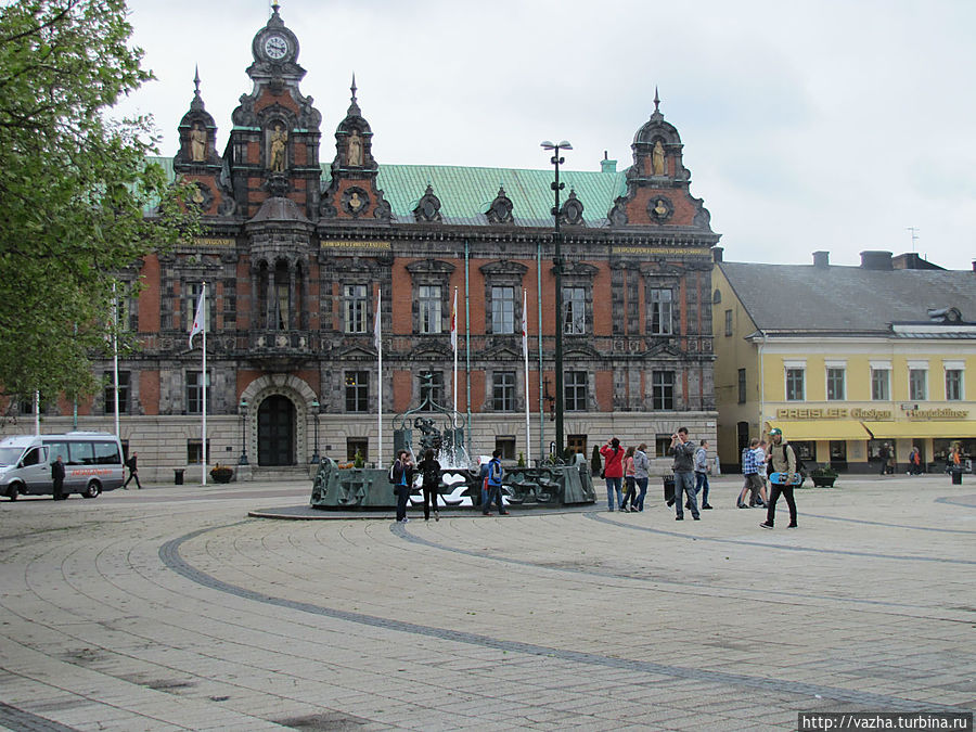 Собор построен в стиле Балтйской кирпичной готики в 1310 году