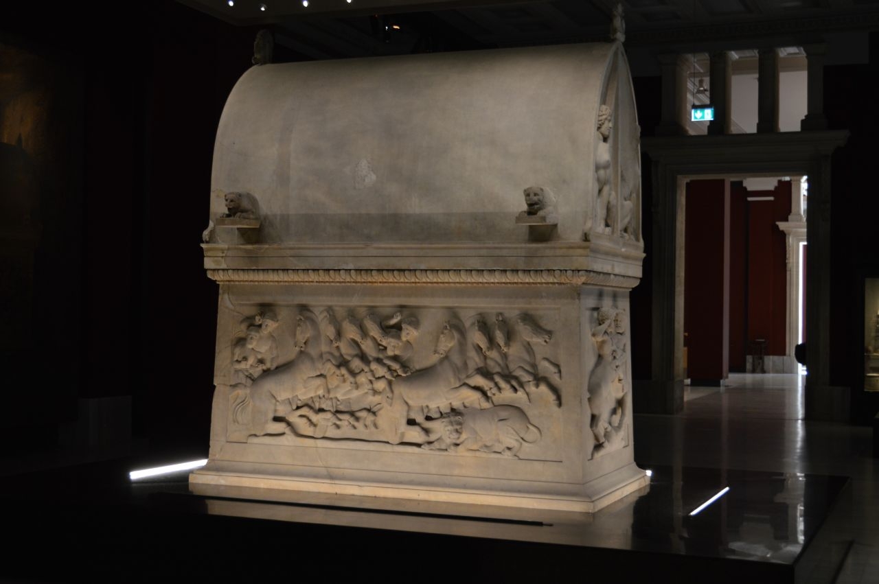 Ликийский саркофаг из Сидона (5 в. до н.э.) Стамбул, Турция