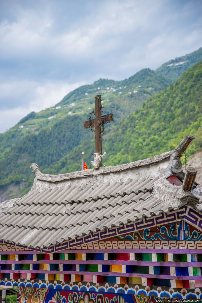 Христианские храмы в провинции Юньнань. Переезд к Салуину. Дималу, Китай