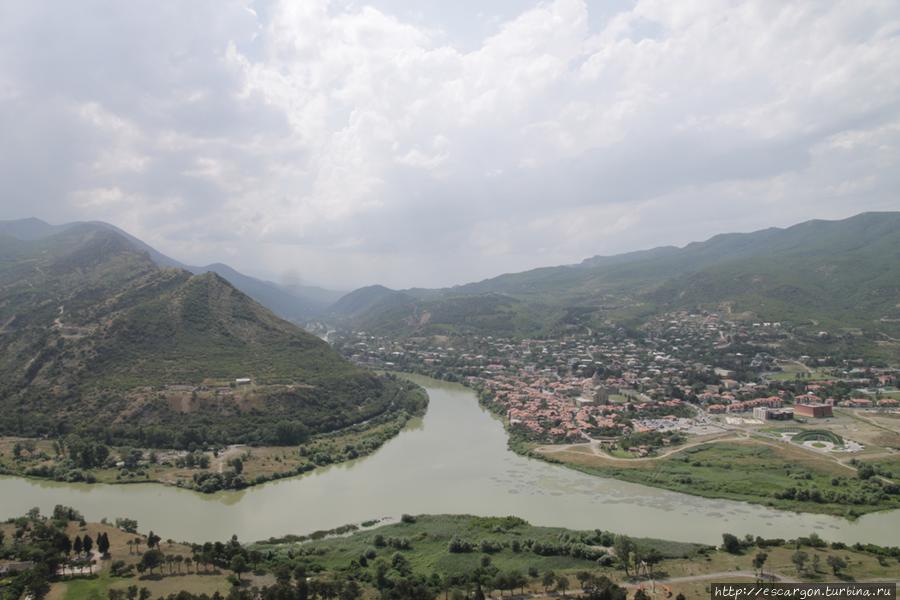 Вид на Мцхету со стороны монастыря Джвари Грузия