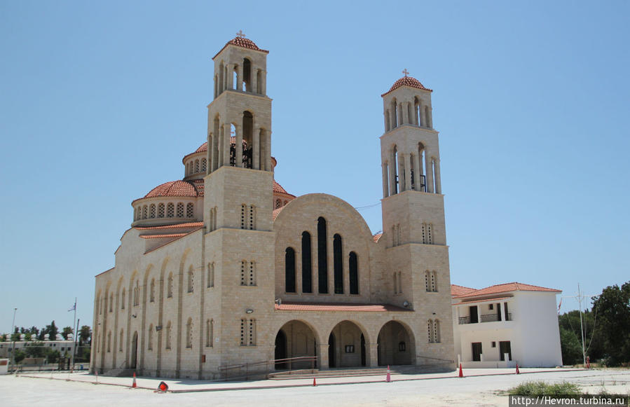 Церковь святых бессребреников Пафос, Кипр