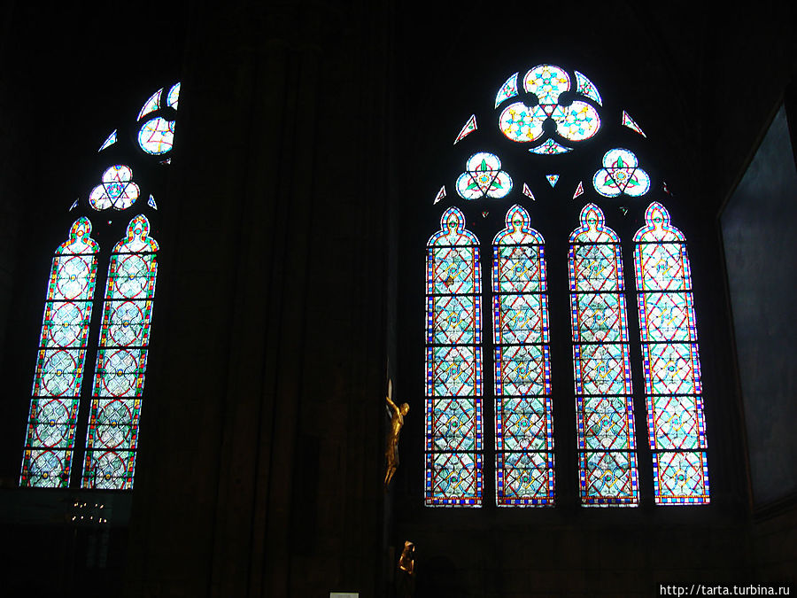 Витражные окна собора Париж, Франция